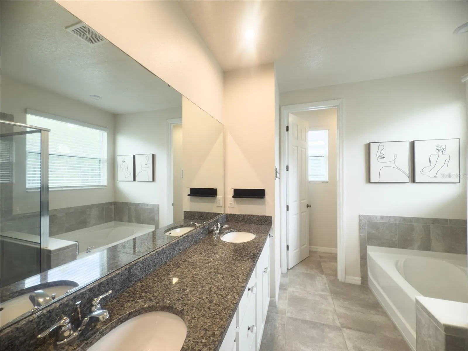 2410 RIVERBANK CV
