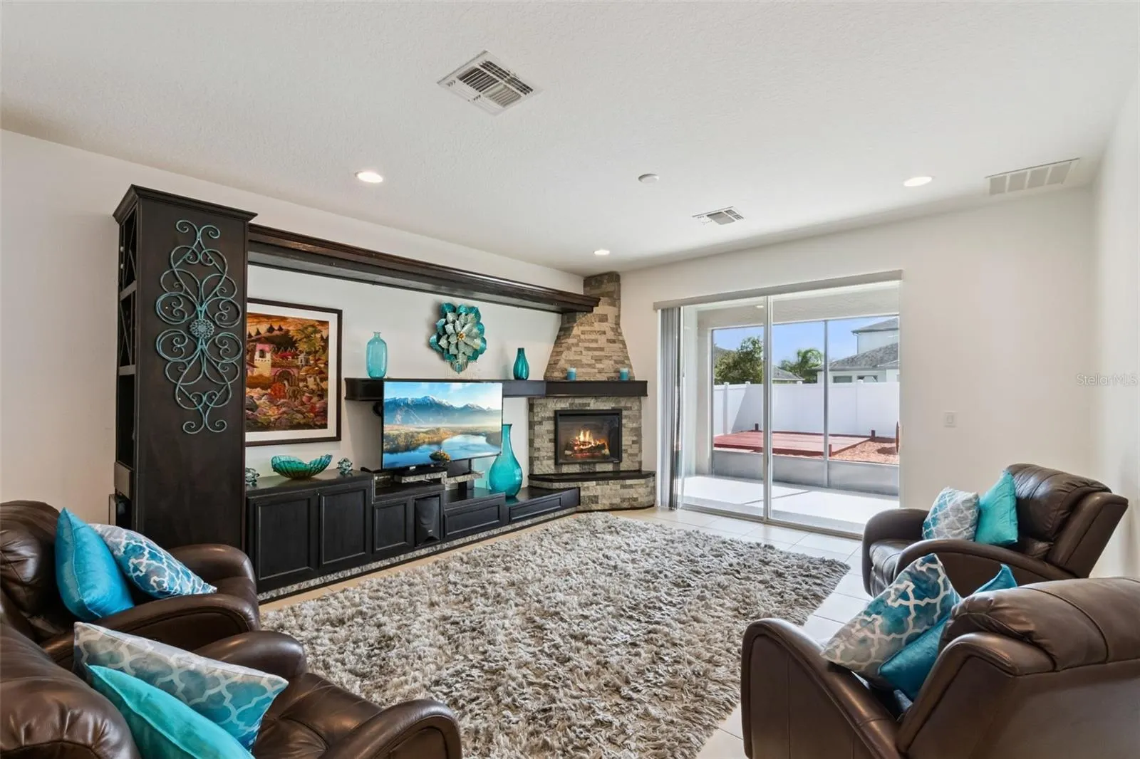 2190 PRESTON LN