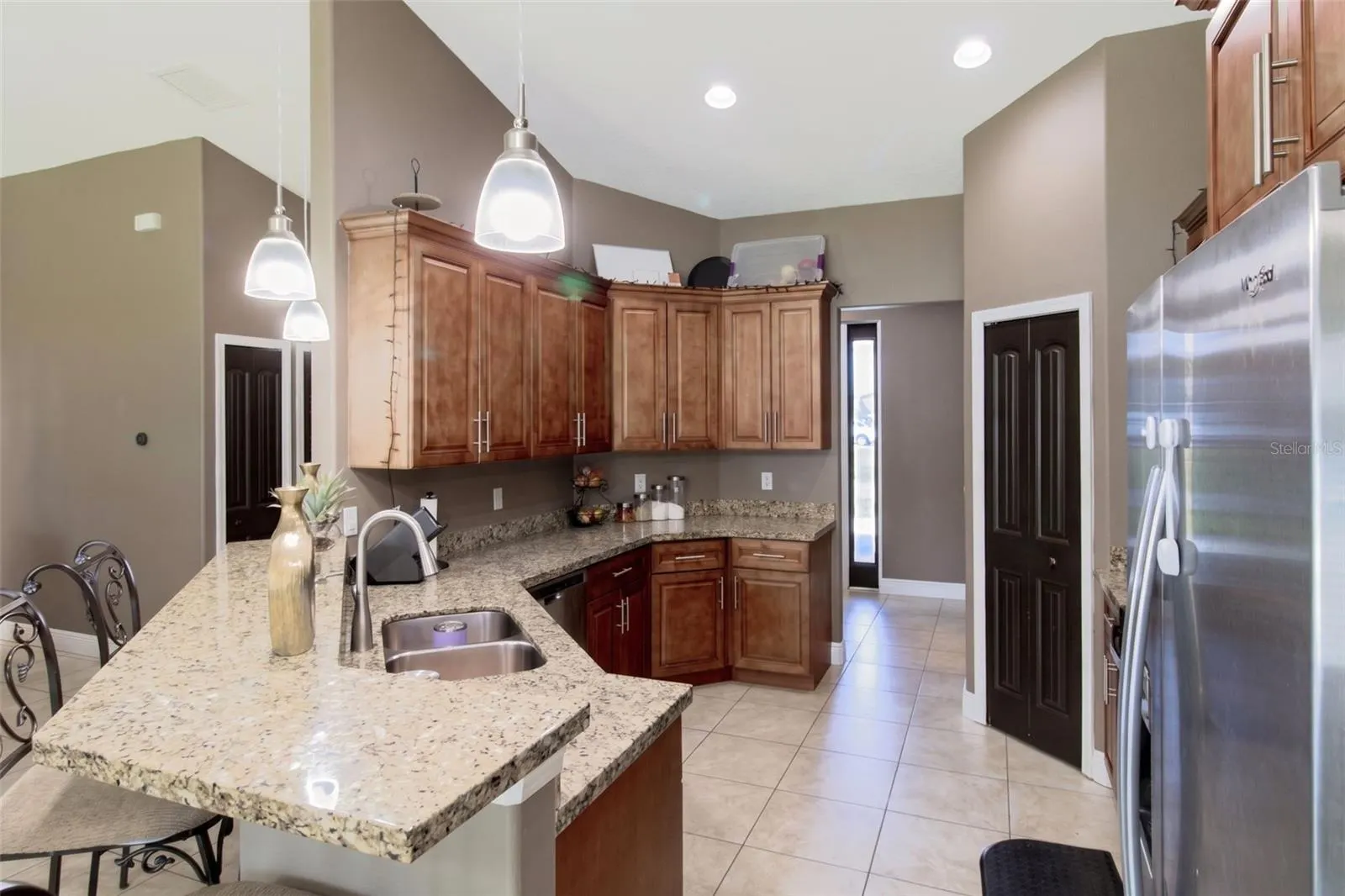 1438 SW DEVERA AVE