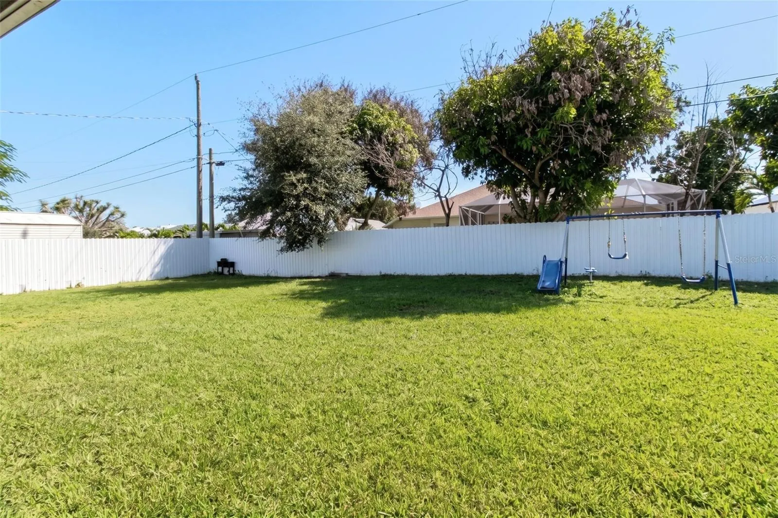 1438 SW DEVERA AVE