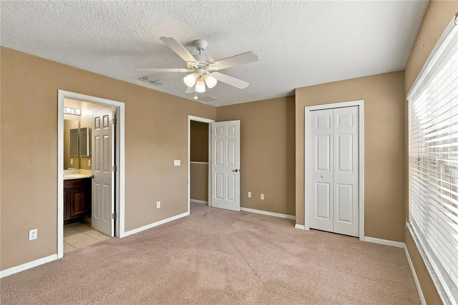 3897 SILVERBELL LOOP