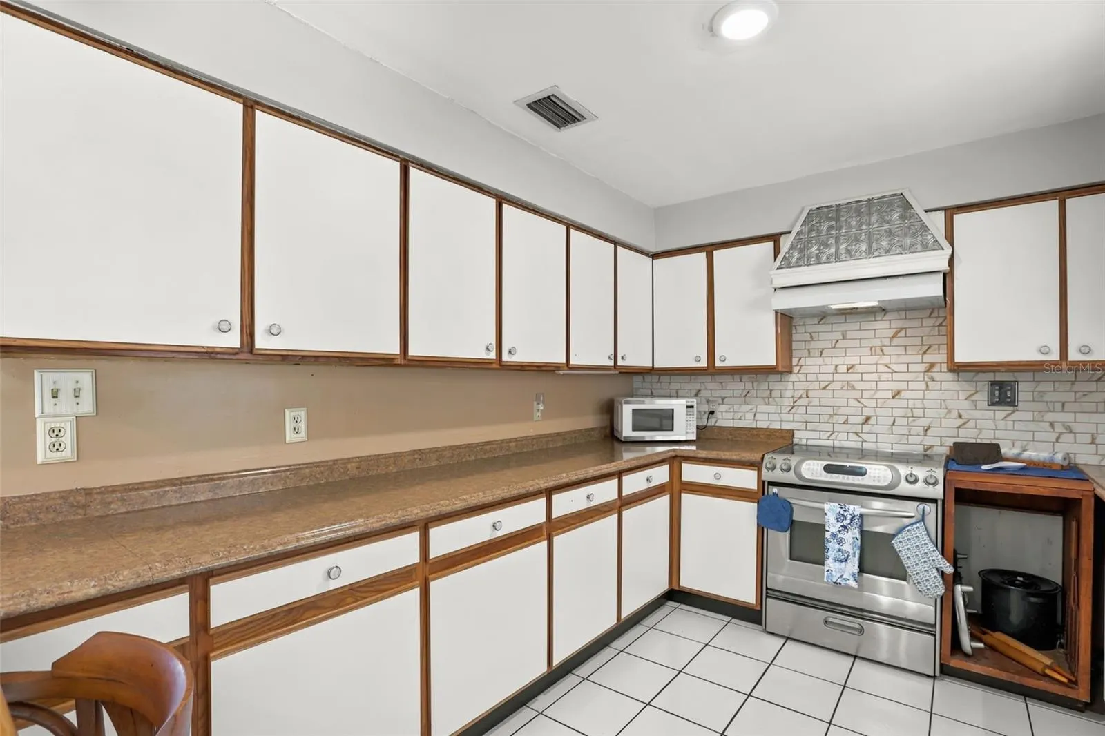 2112 PLYMOUTH SORRENTO RD
