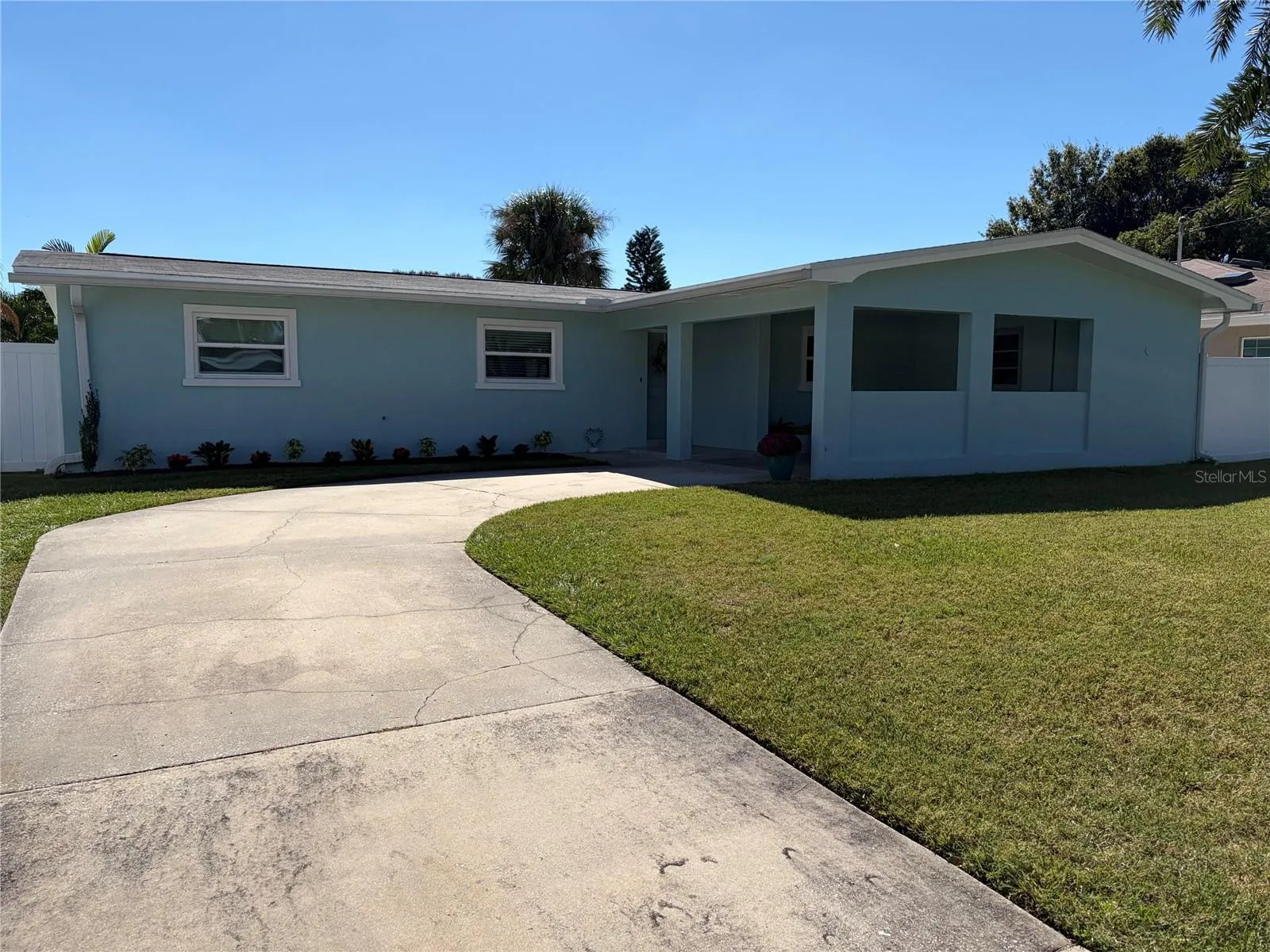 785 SAN SALVADOR DR