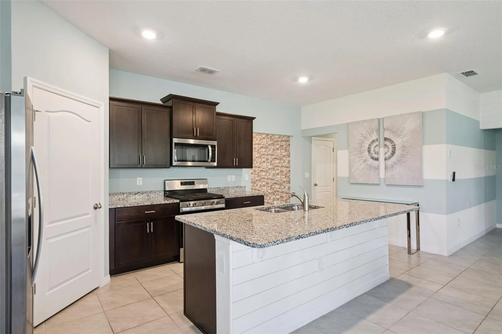 7646 OAKMOSS LOOP