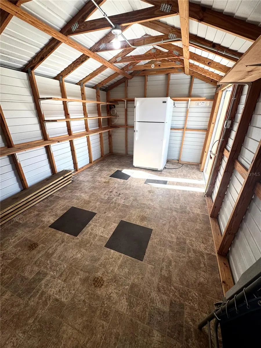 304 BUNKER LN