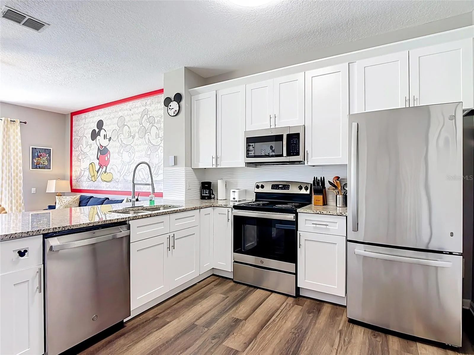 2321 SILVER PALM DR