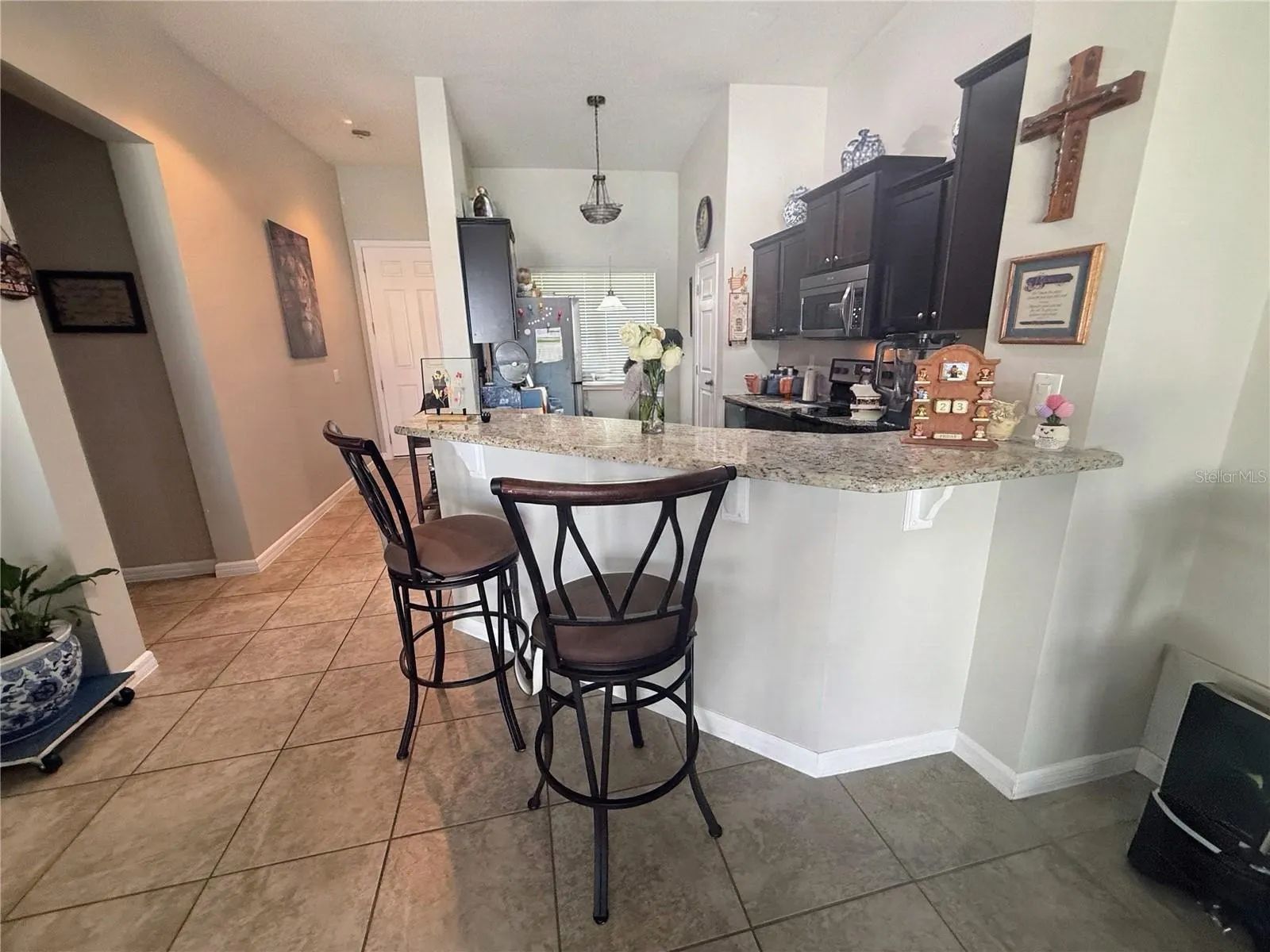 4854 POOLSIDE DR