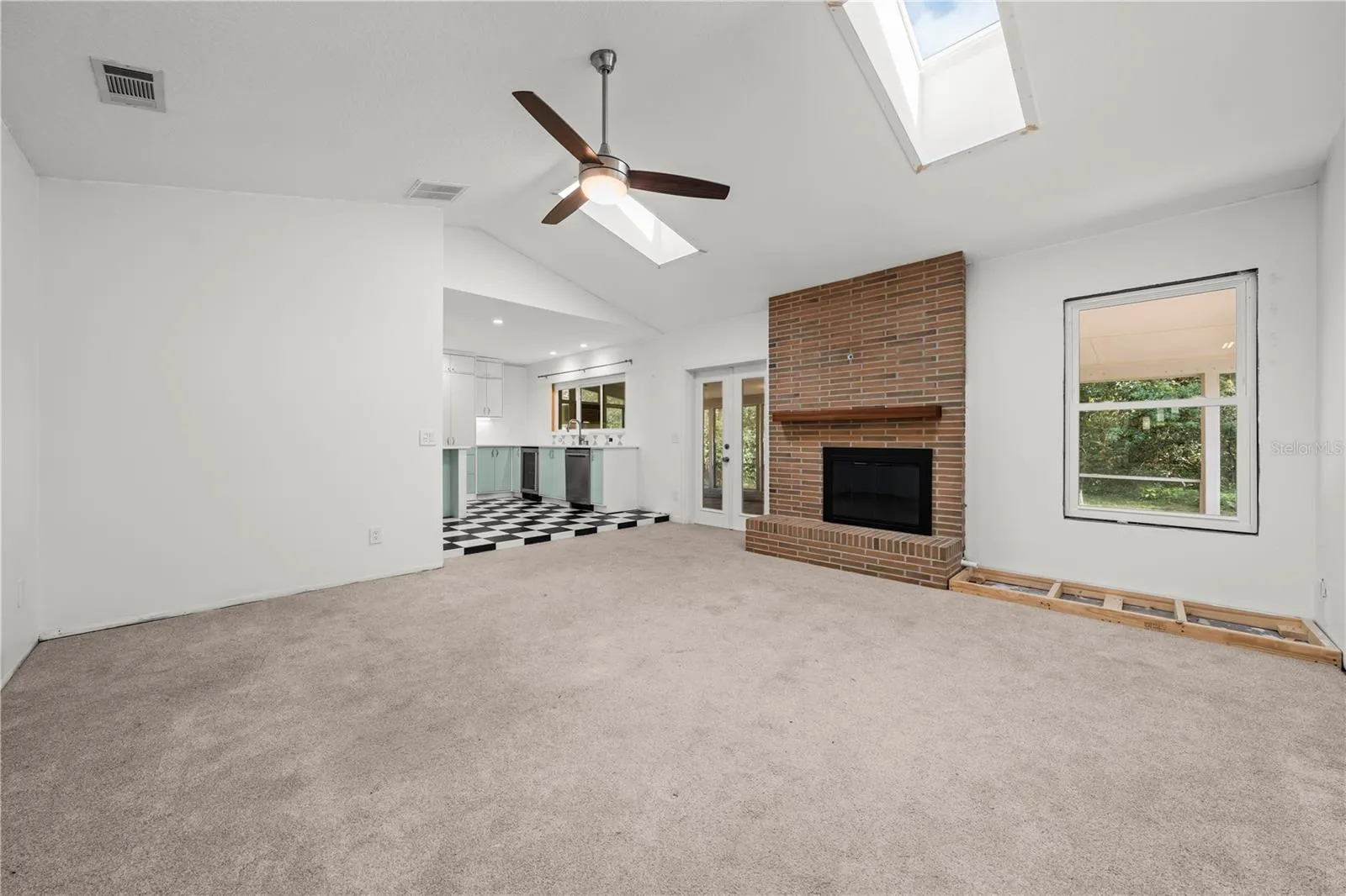 752 RIVERBAY CT