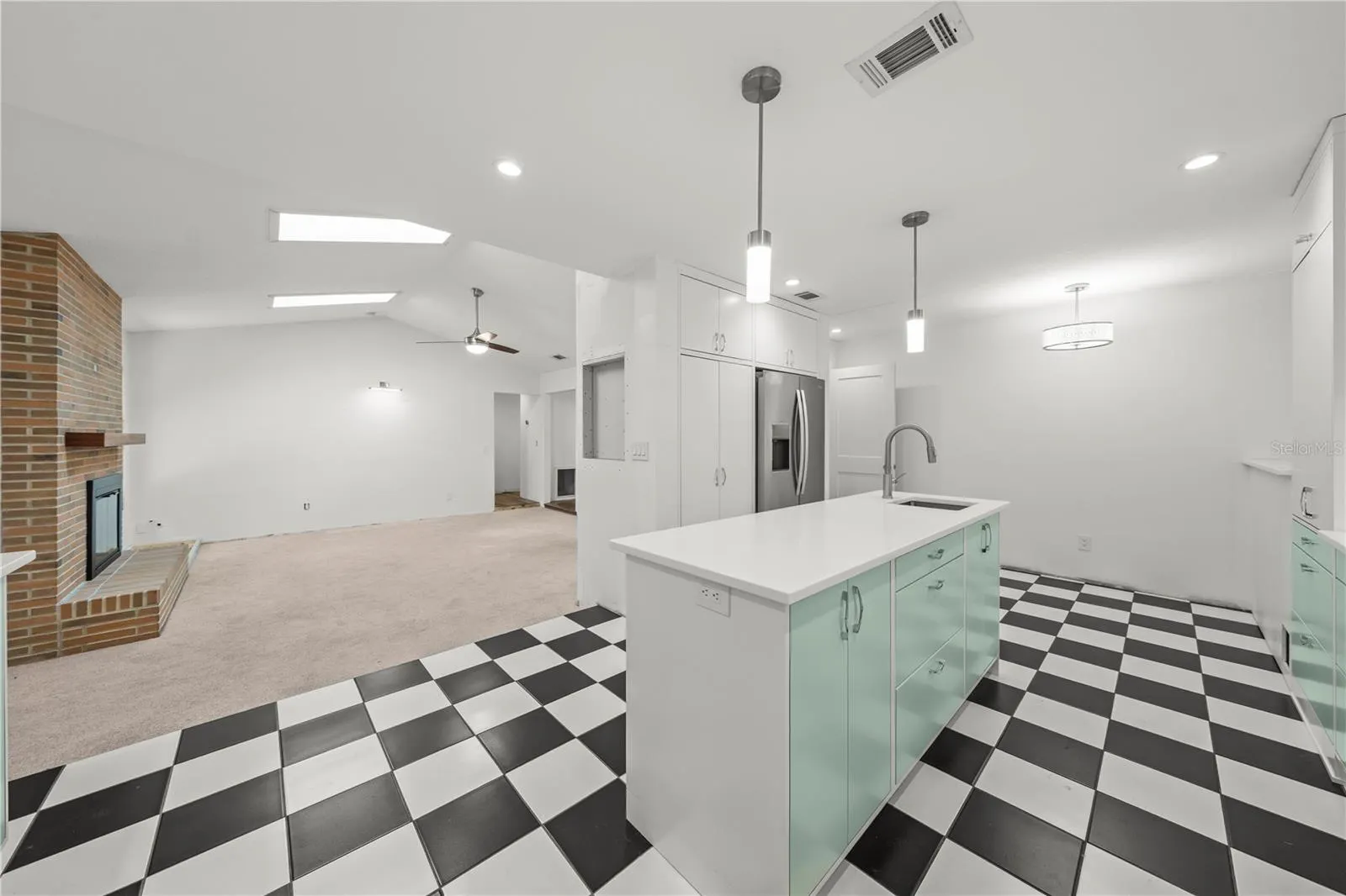 752 RIVERBAY CT