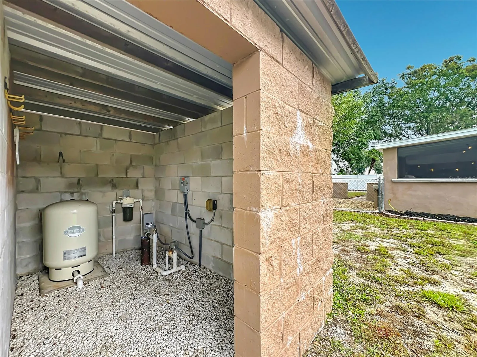 9913 JANETTE LN