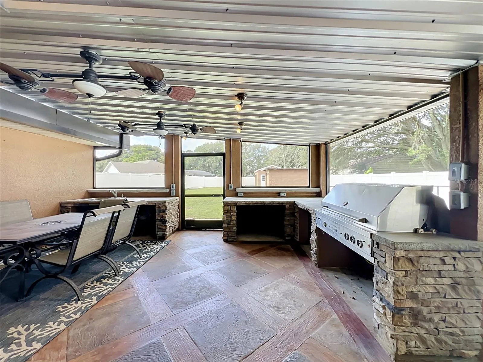 9913 JANETTE LN