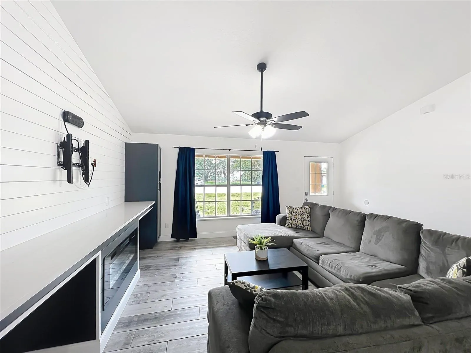 9913 JANETTE LN