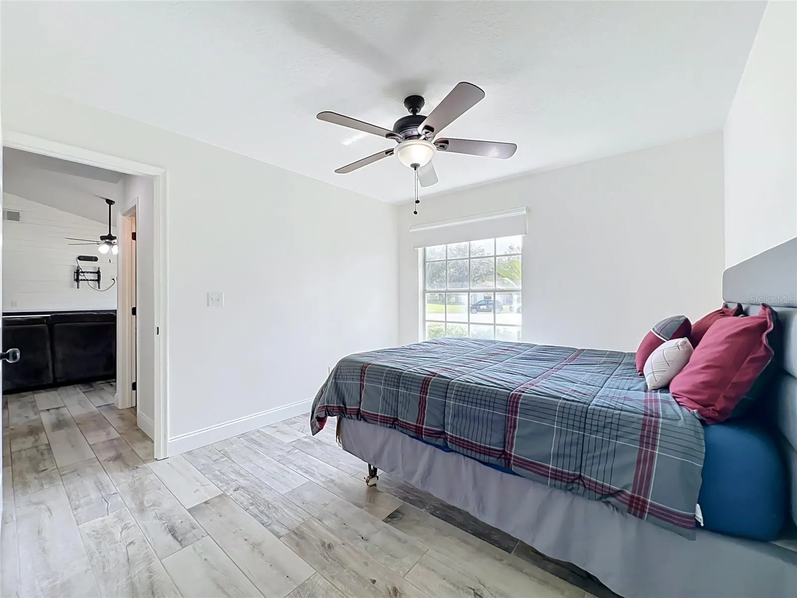 9913 JANETTE LN