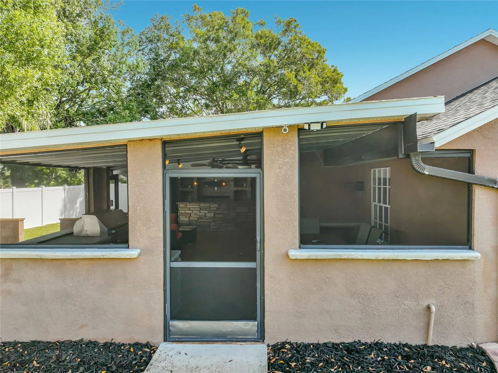 9913 JANETTE LN