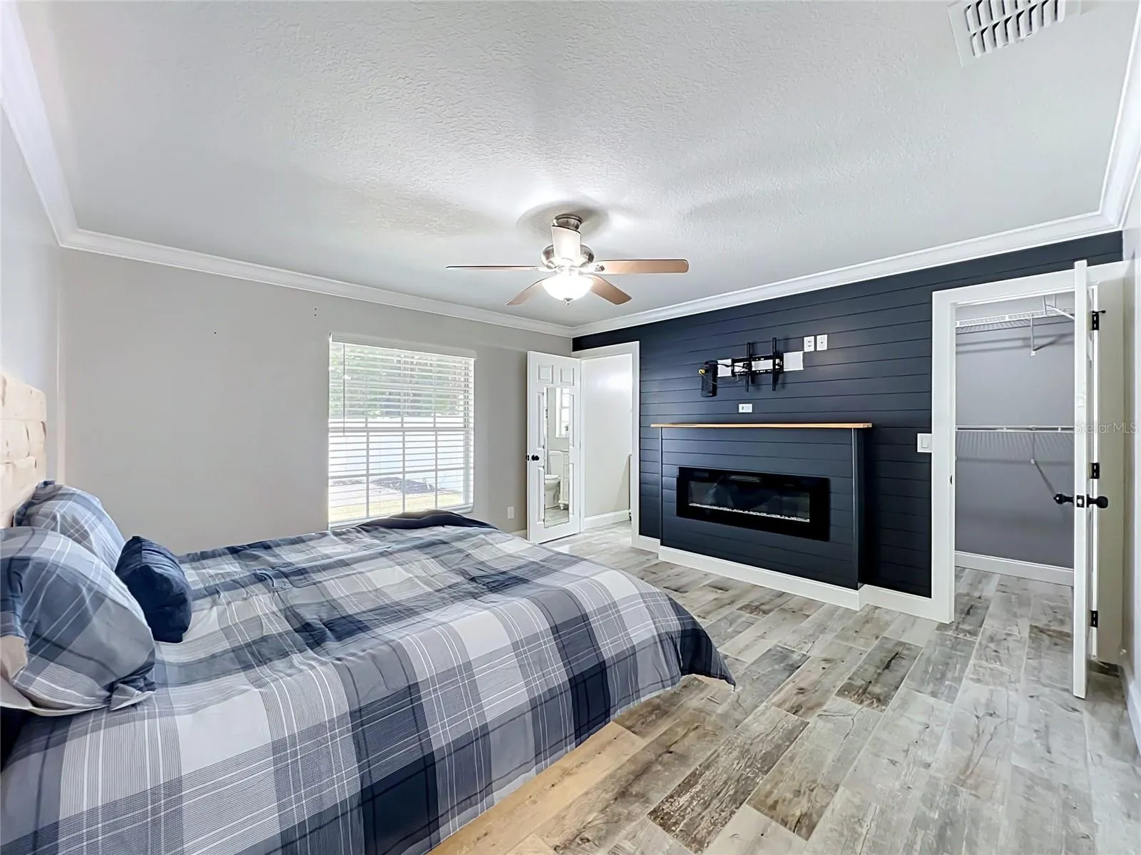 9913 JANETTE LN