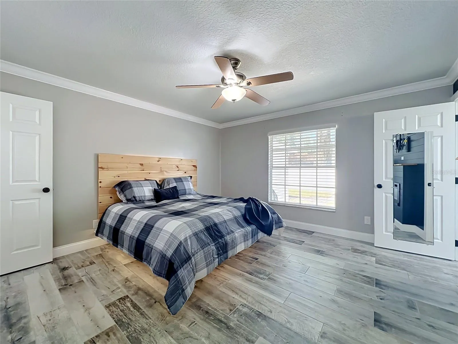 9913 JANETTE LN