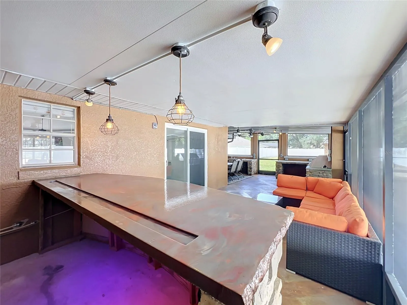 9913 JANETTE LN