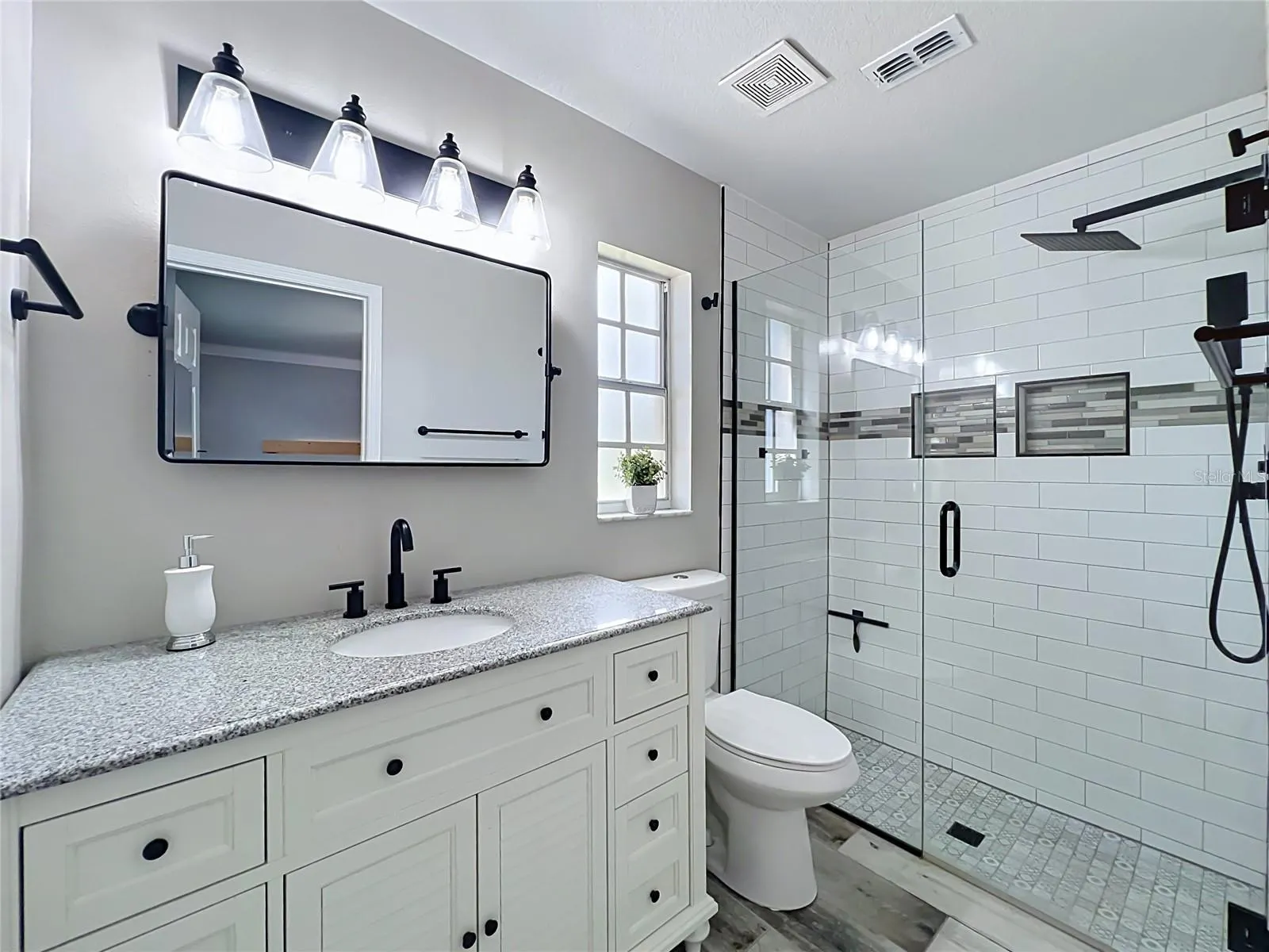 9913 JANETTE LN