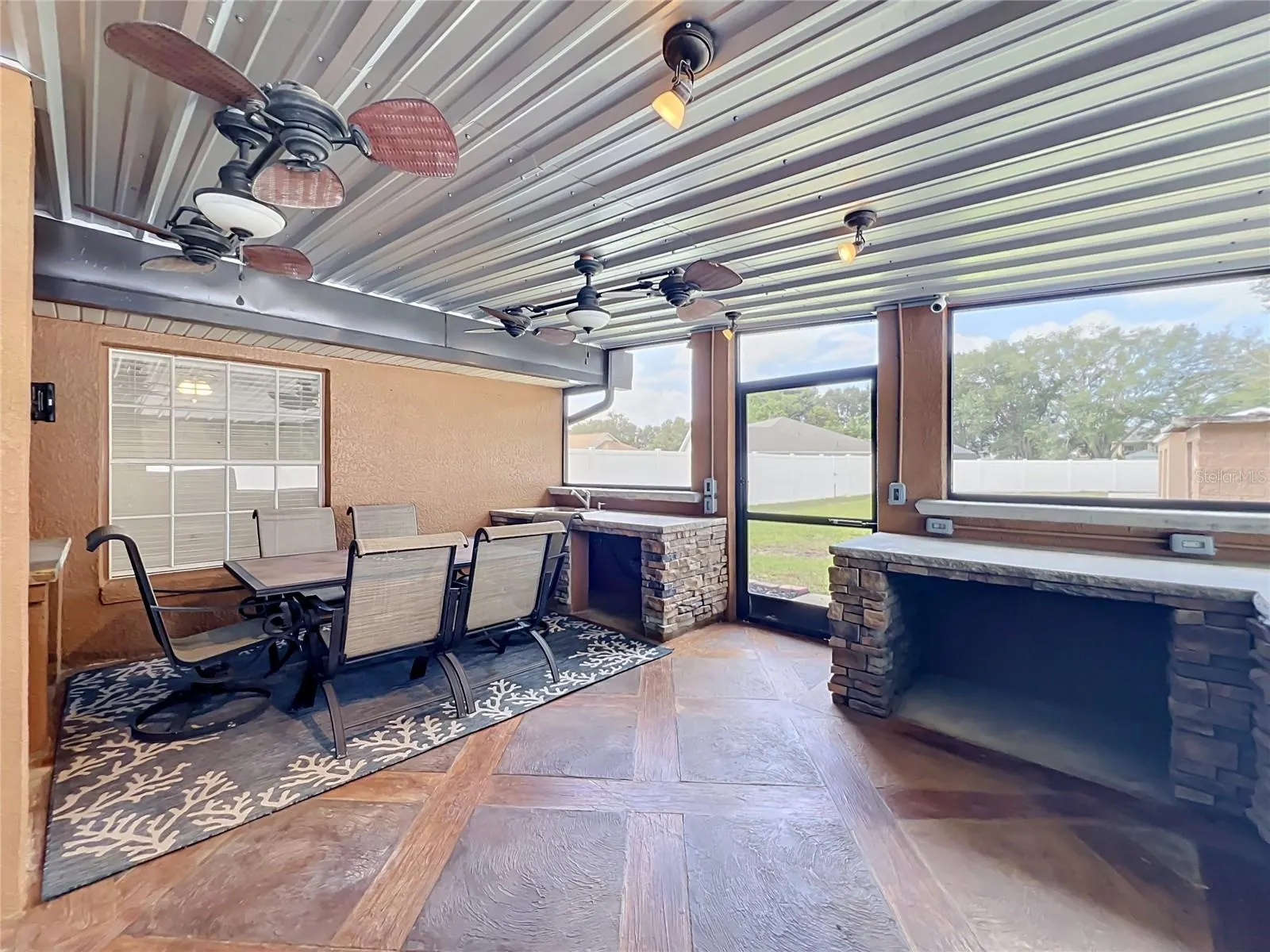 9913 JANETTE LN