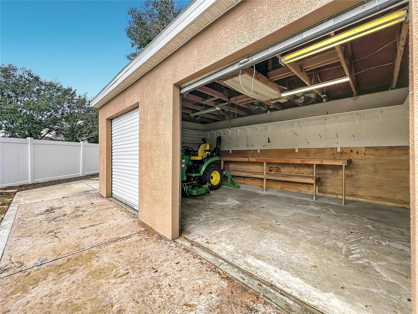 9913 JANETTE LN