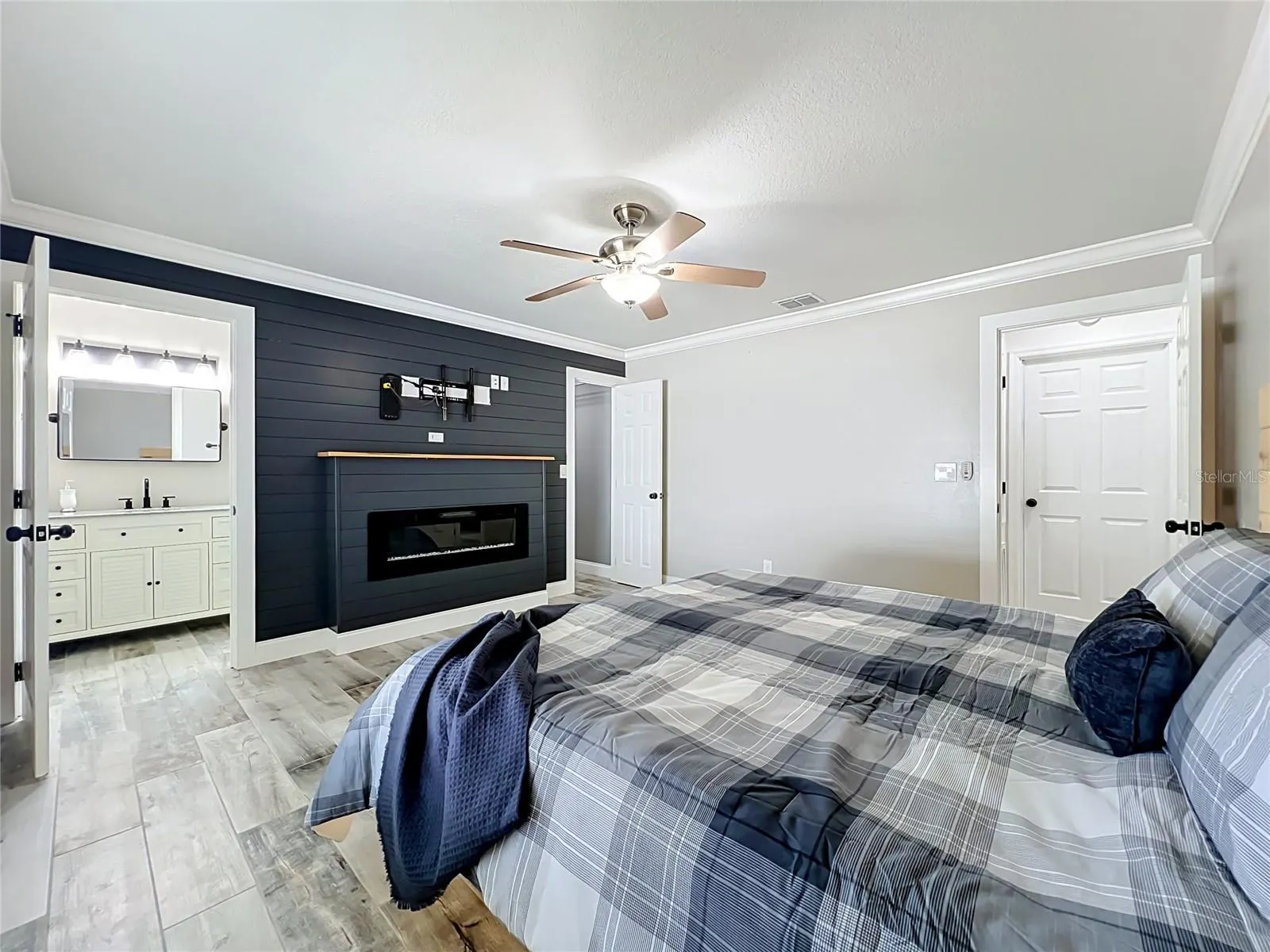 9913 JANETTE LN
