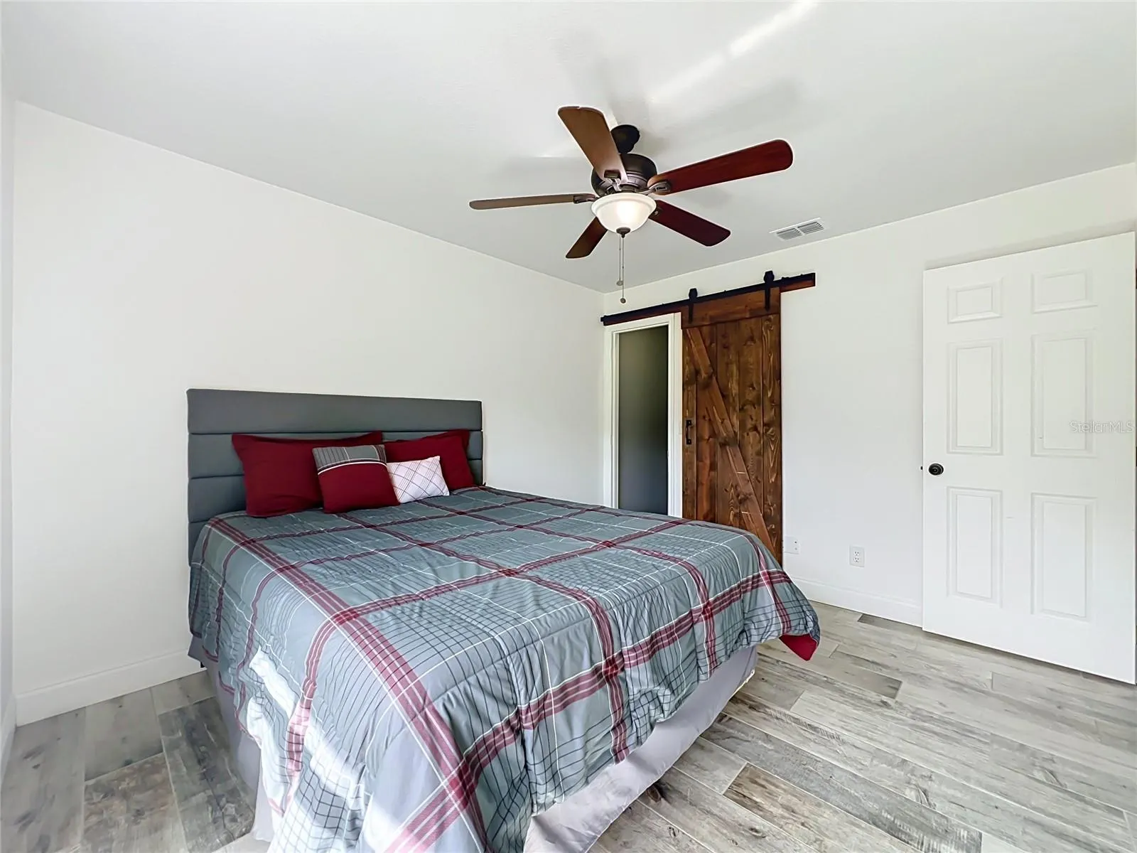 9913 JANETTE LN