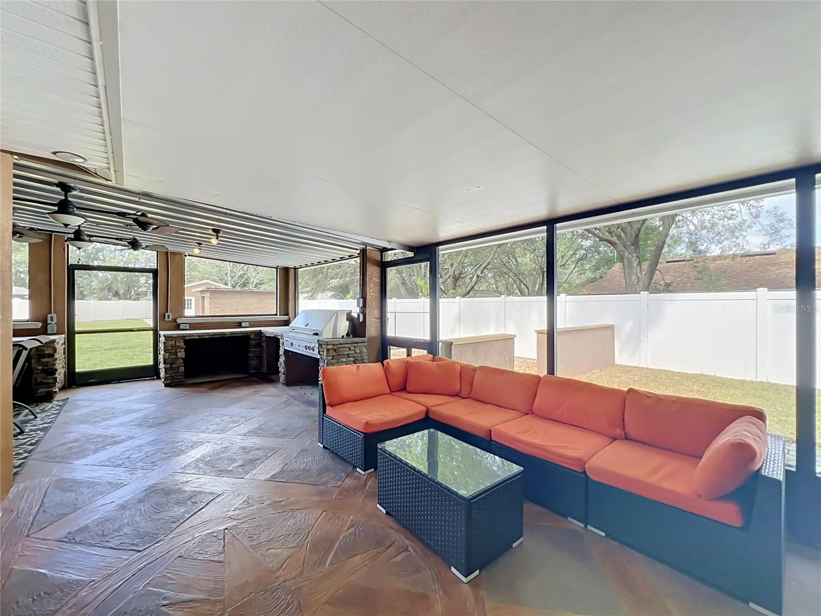 9913 JANETTE LN