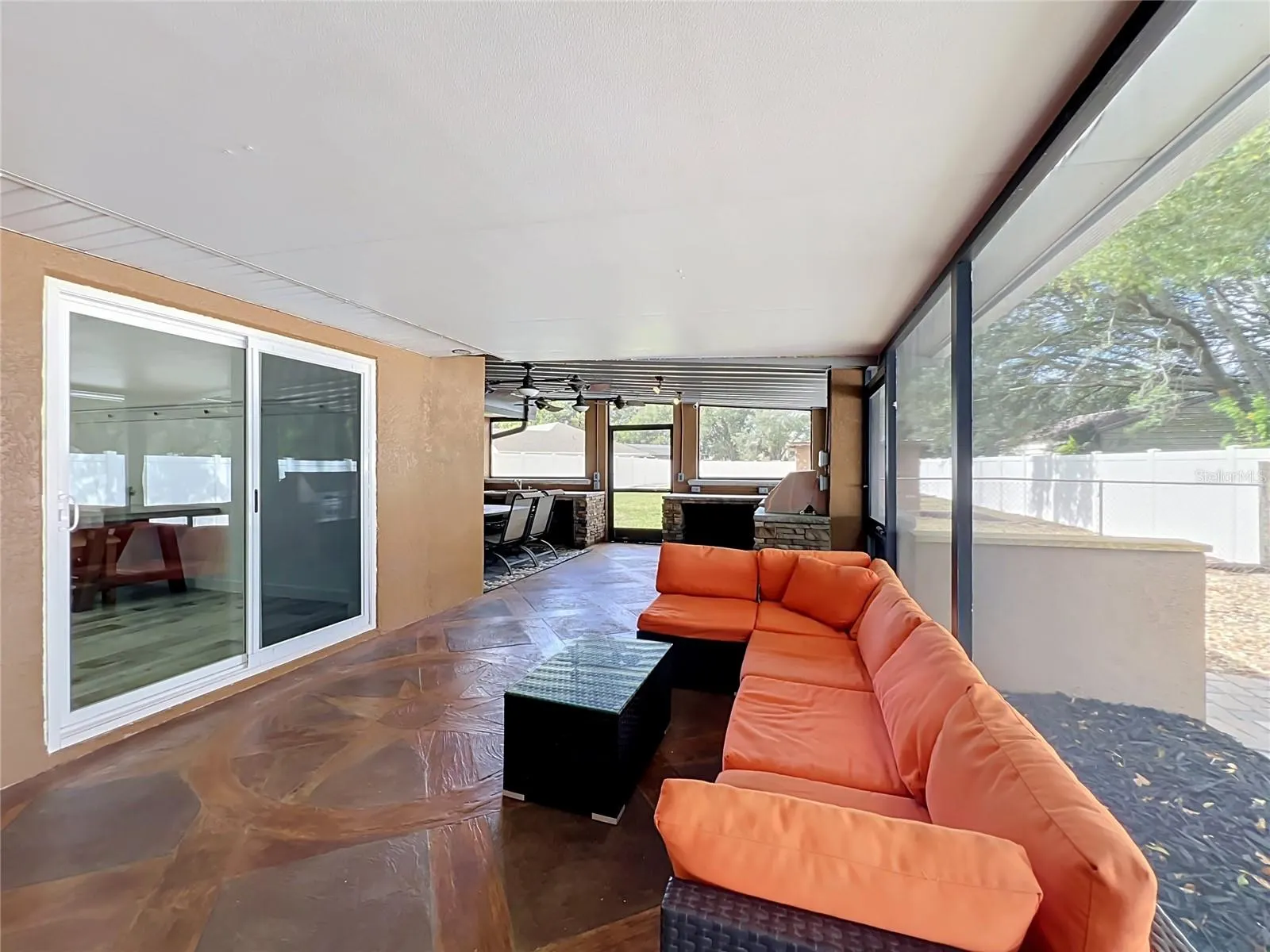 9913 JANETTE LN