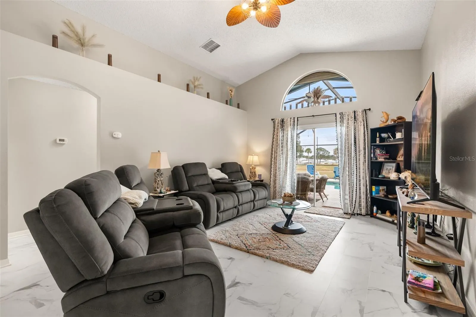 551 MAJESTY DR