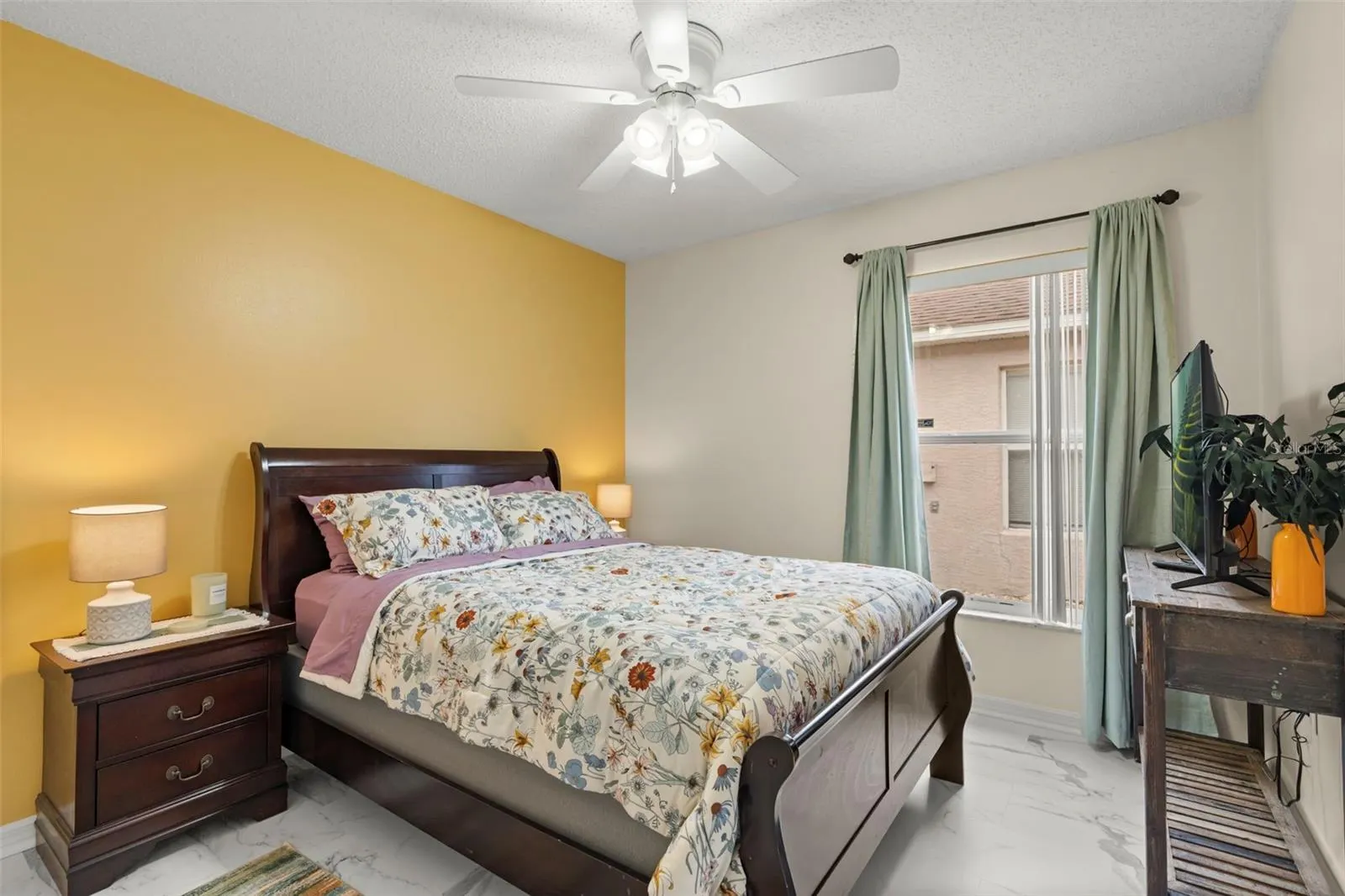 551 MAJESTY DR