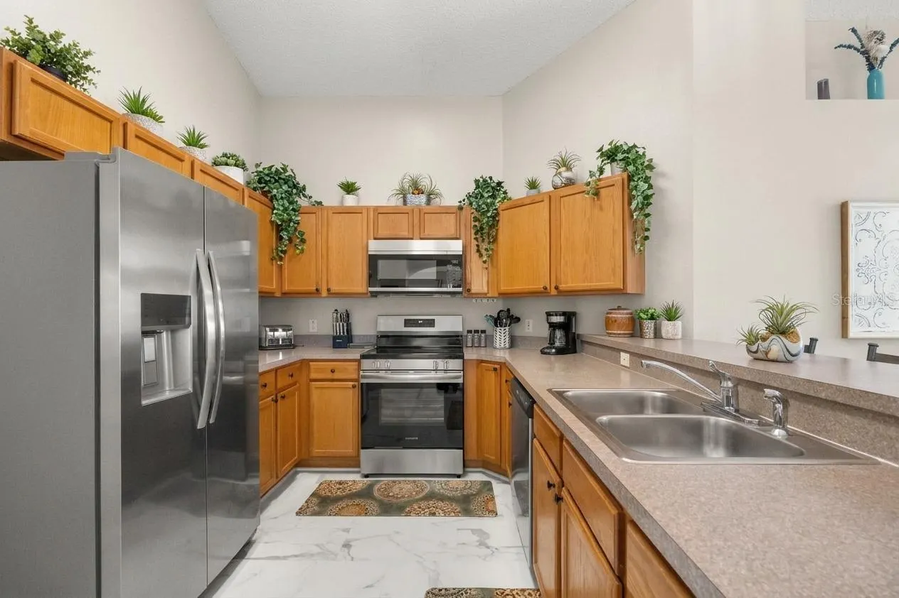 551 MAJESTY DR