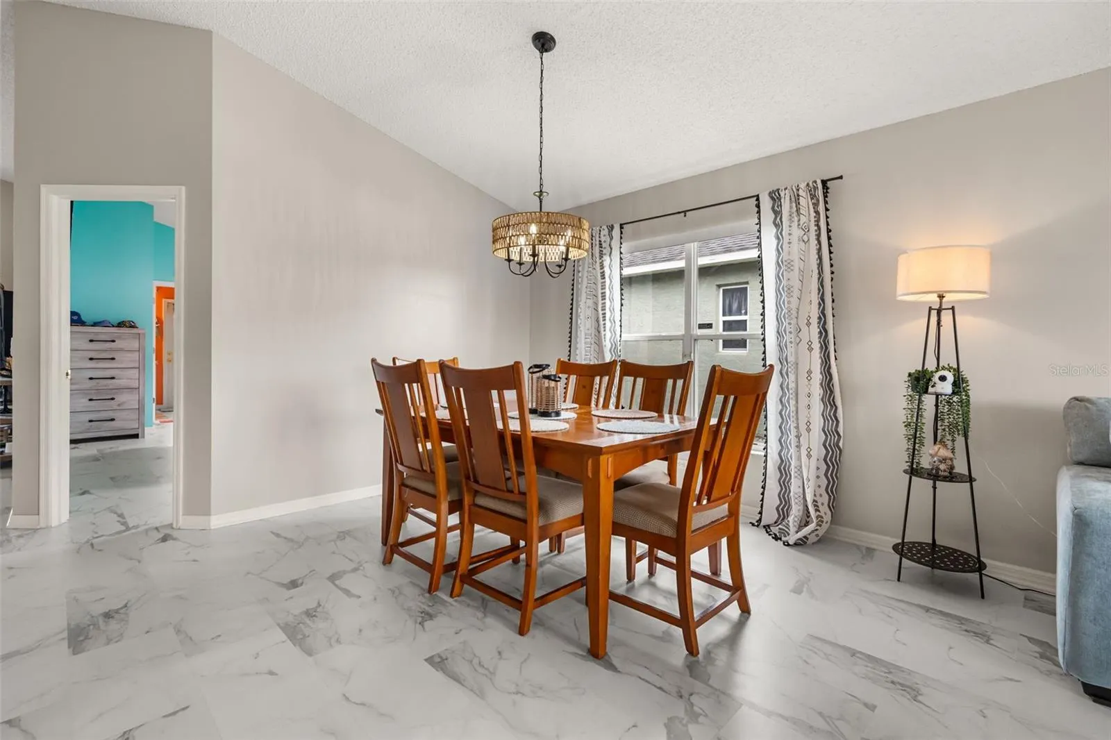 551 MAJESTY DR