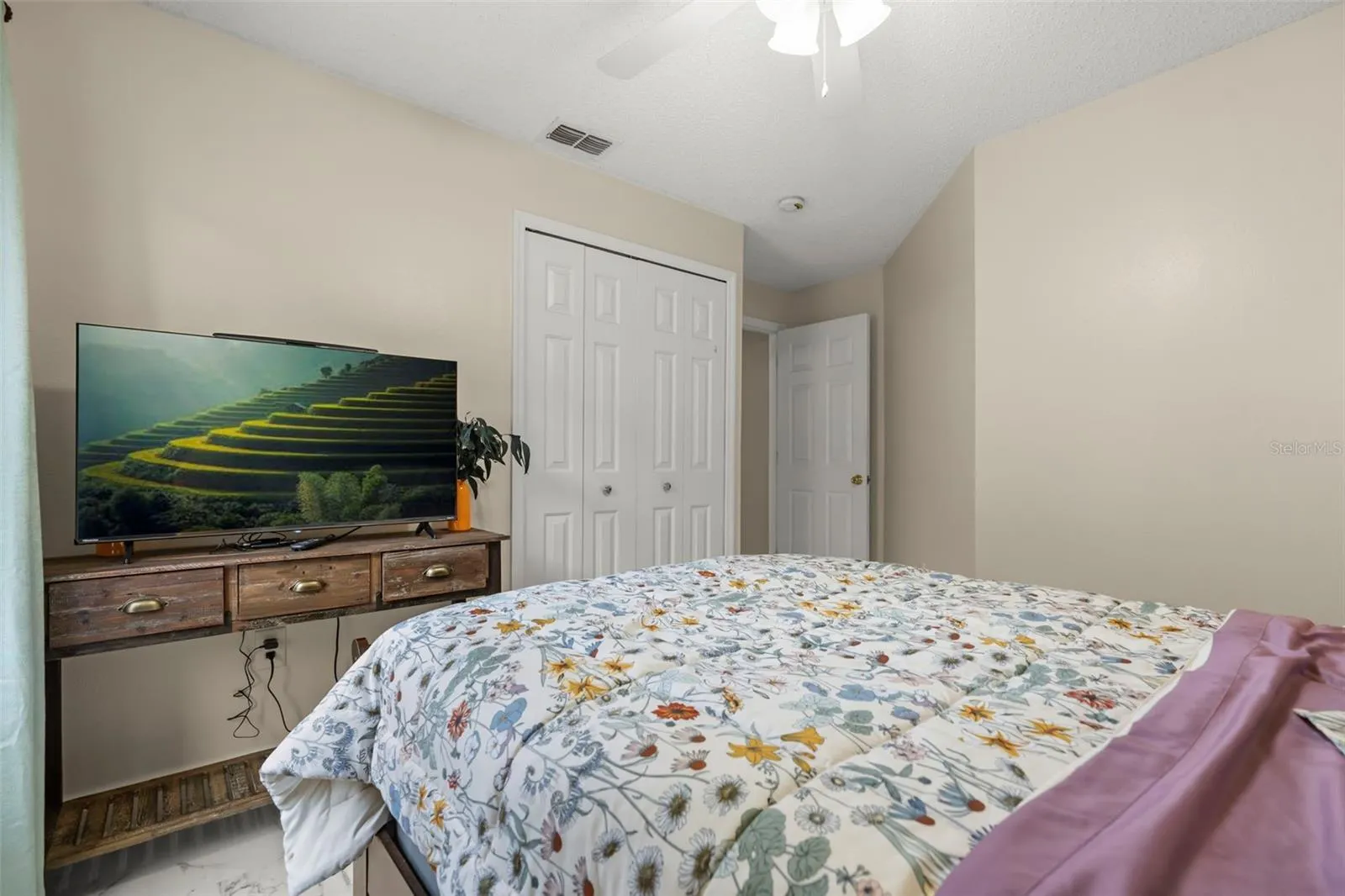 551 MAJESTY DR