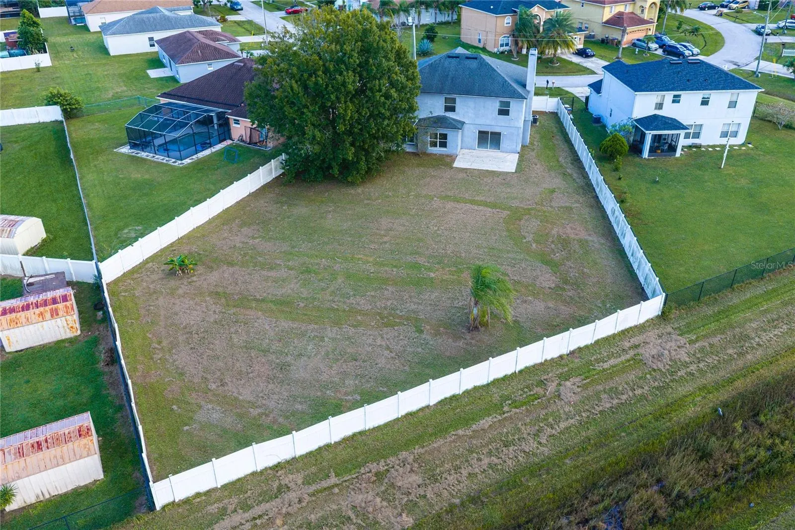 341 AYLESBURY CT
