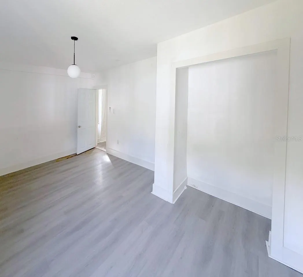 1812 12TH AVE W