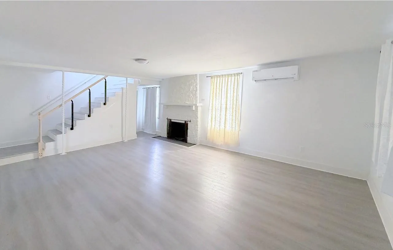 1812 12TH AVE W