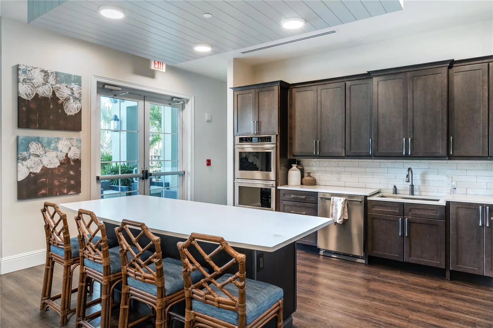2043 KEY BAY TRL
