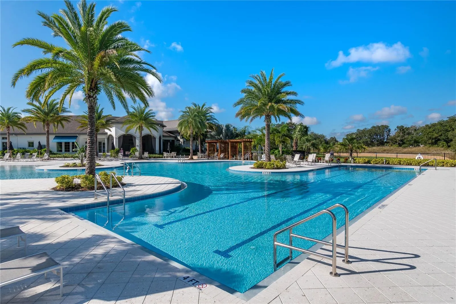 2043 KEY BAY TRL