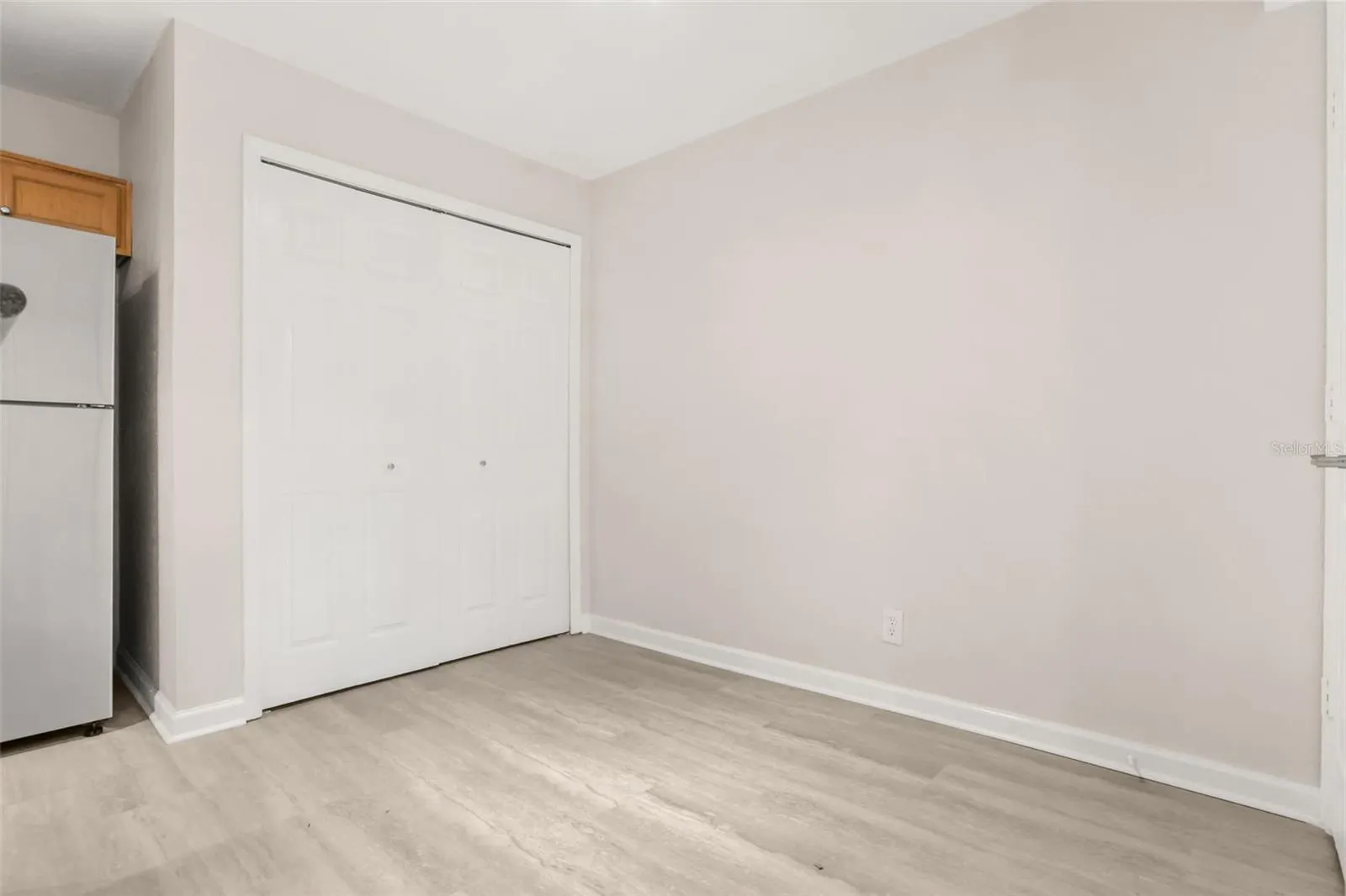 375 LAKE ONTARIO CT #203 #203
