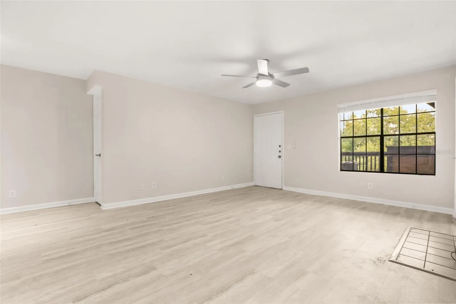 375 LAKE ONTARIO CT #203 #203
