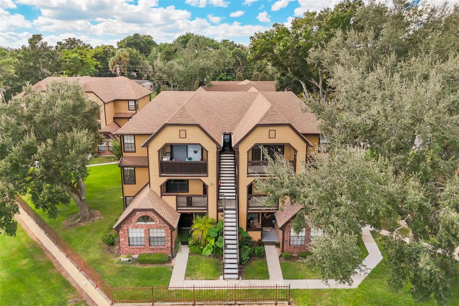 375 LAKE ONTARIO CT #203 #203