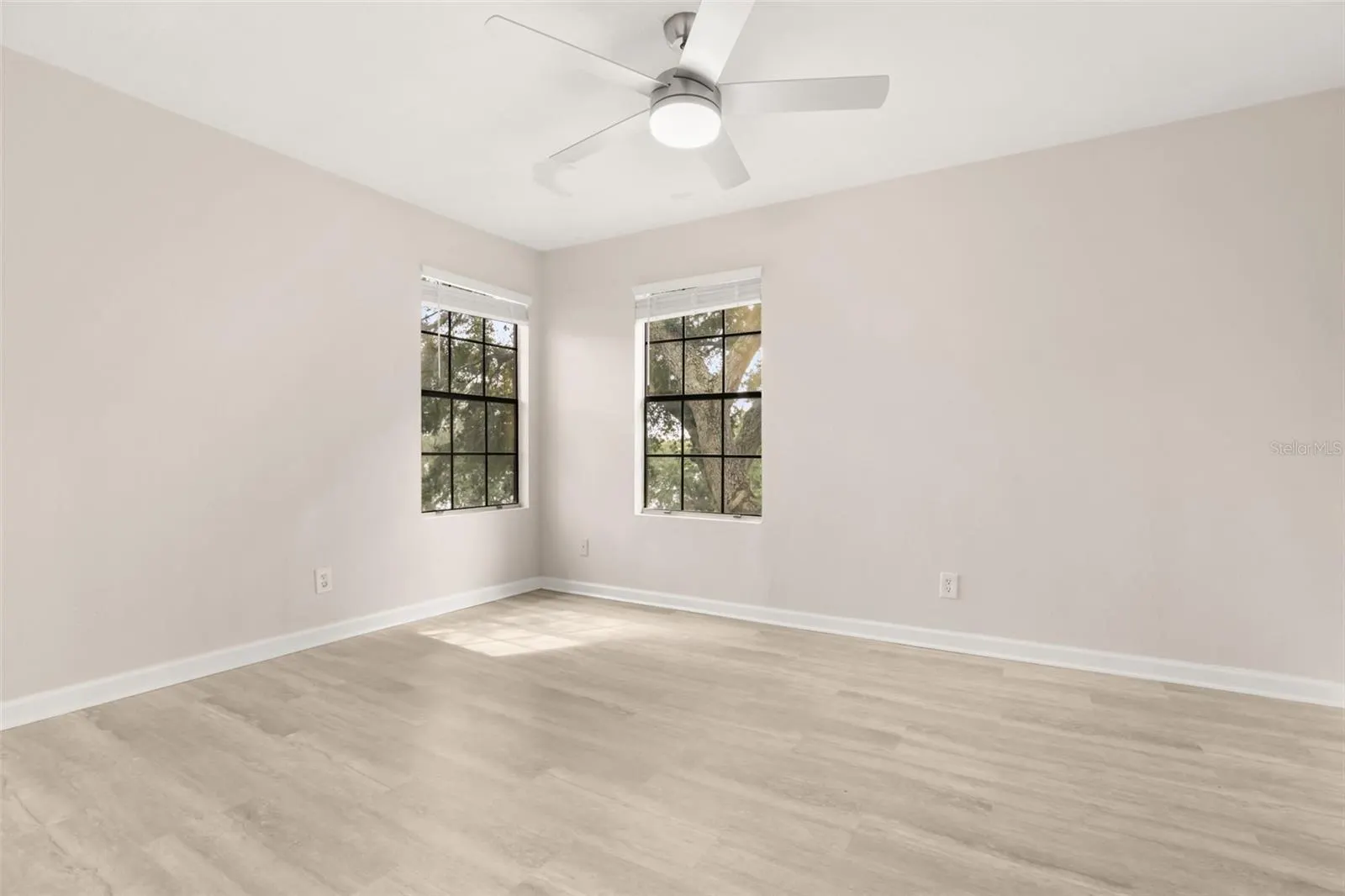375 LAKE ONTARIO CT #203 #203