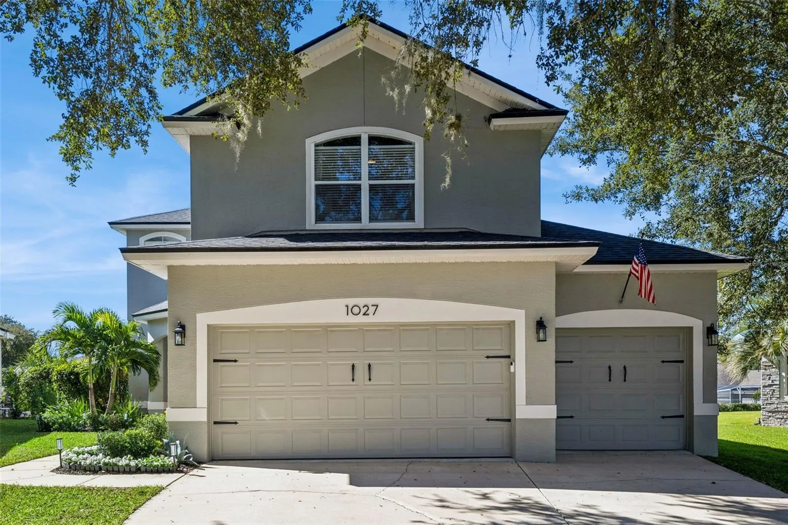 1027 RIDGEMOUNT PL