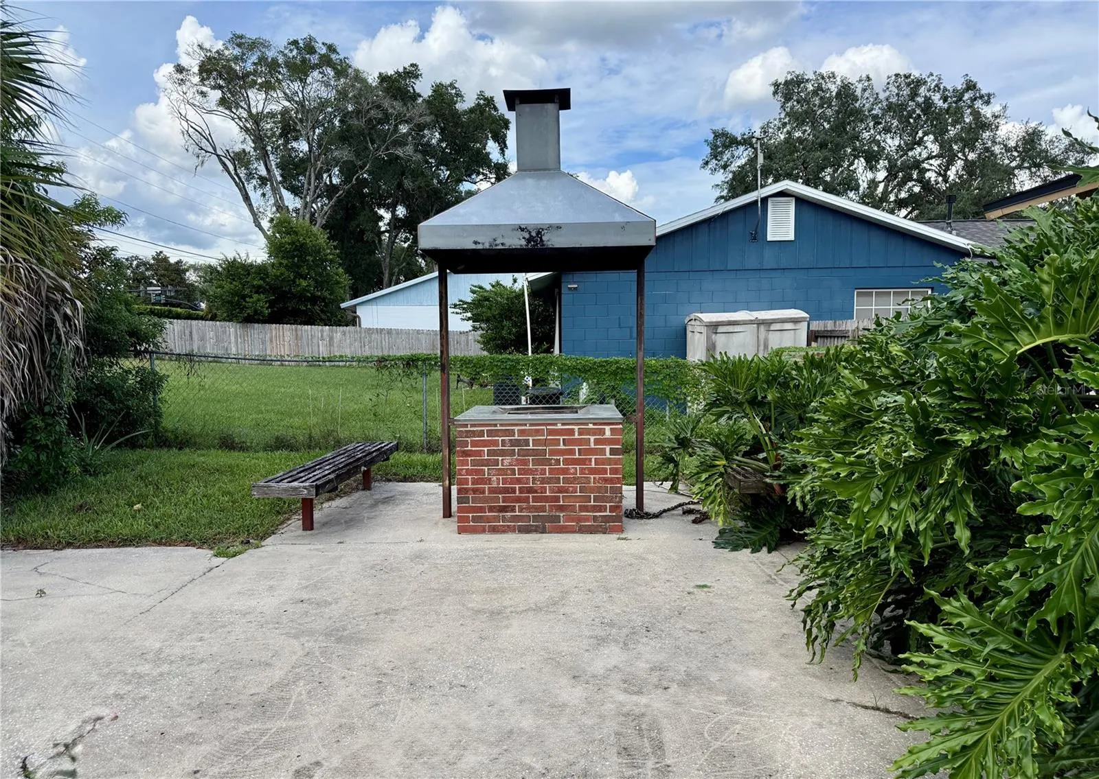 914 LITTLE BEND RD