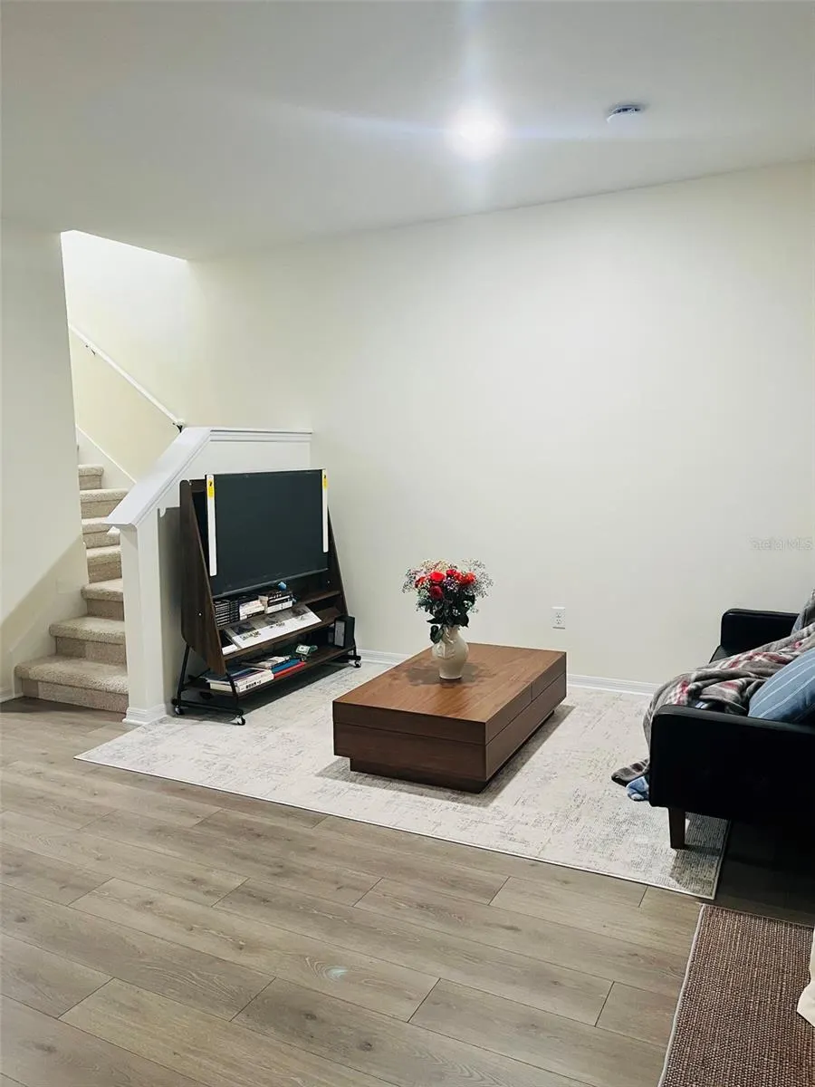 1681 GREENLEAF WOODS CV