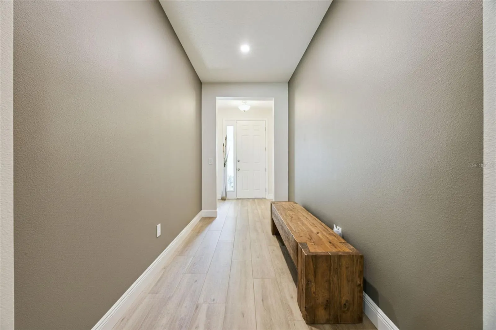 2101 AXEL ST