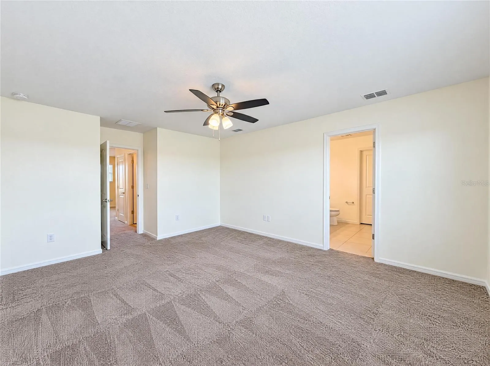 9426 LAMINE WAY