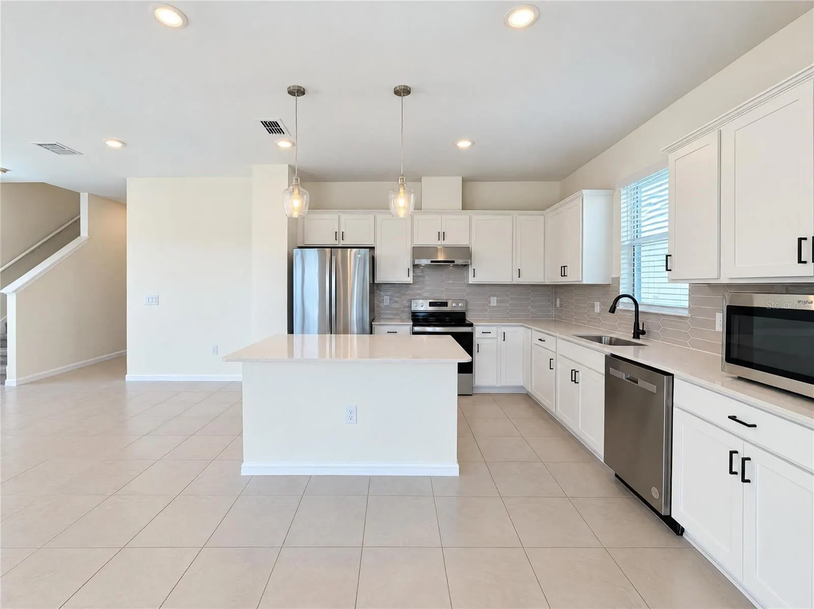 9426 LAMINE WAY