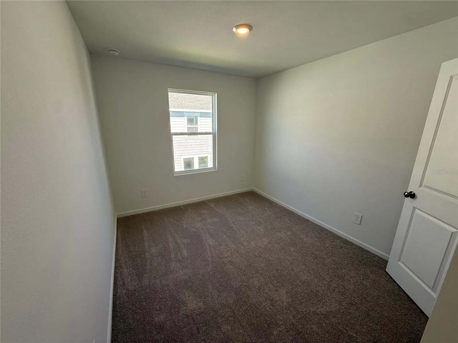 1060 TWINS ST