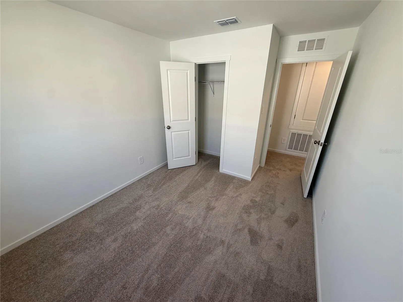 1060 TWINS ST